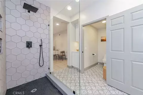 Bath - 151 Silverado, Irvine, CA 92618 photo 3 of 5