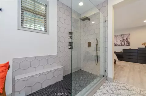 Bath - 151 Silverado, Irvine, CA 92618 photo 4 of 5