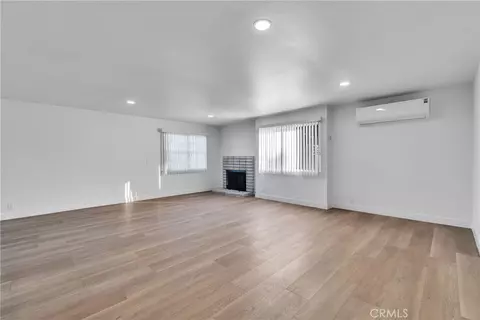 Living - 625 Orizaba, Long Beach, CA 90814 photo 2 of 11