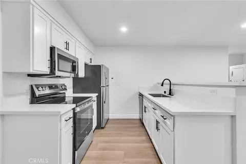 Kitchen - 625 Orizaba, Long Beach, CA 90814 photo 2 of 7