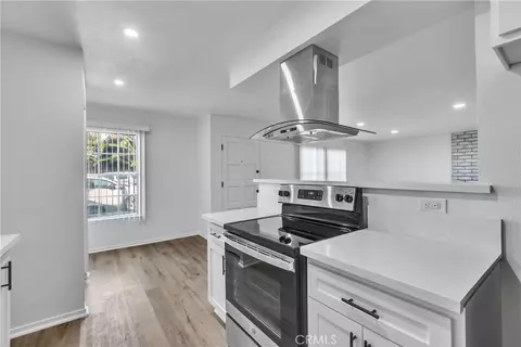 Kitchen - 625 Orizaba, Long Beach, CA 90814 photo 5 of 7