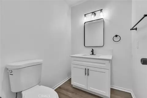 Bath - 625 Orizaba, Long Beach, CA 90814 photo 5 of 5