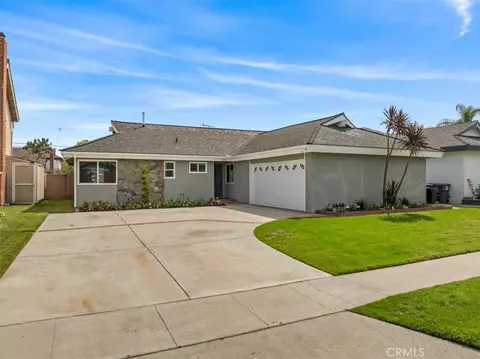 11852 Reagan St, Los Alamitos, CA 90720