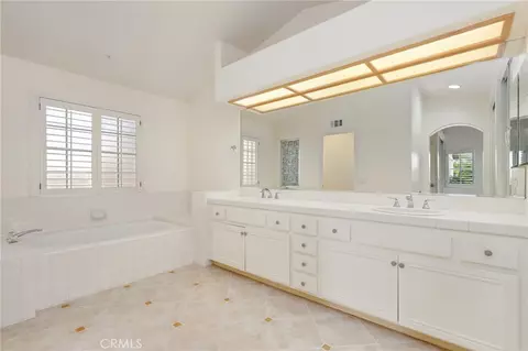 Bath - 2316 Cascade, Tustin, CA 92782 photo 3 of 6