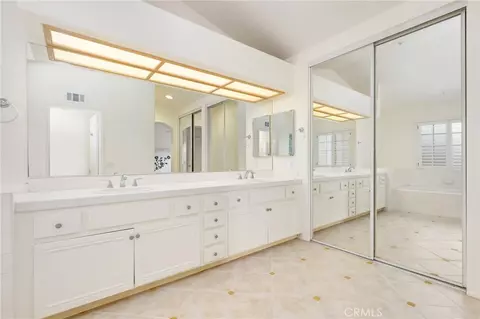 Bath - 2316 Cascade, Tustin, CA 92782 photo 4 of 6