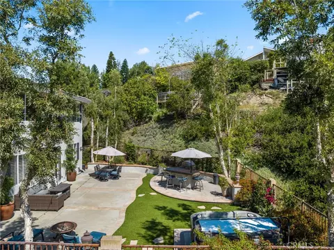 Exterior - 2092 E Nohl Ranch Rd, Orange, CA 92867 photo 7 of 8