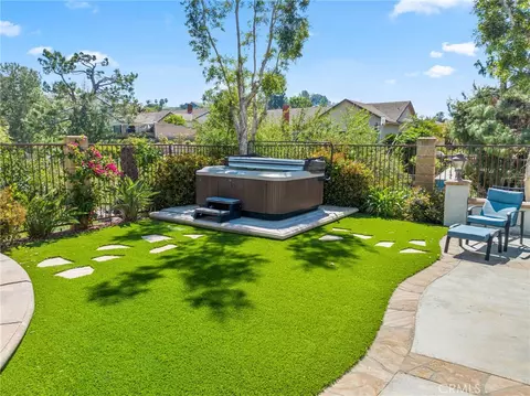 Exterior - 2092 E Nohl Ranch Rd, Orange, CA 92867 photo 6 of 8
