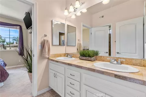 Bath - 2092 E Nohl Ranch Rd, Orange, CA 92867 photo 1 of 3