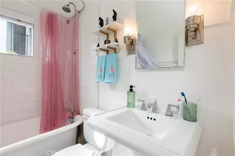 Bath - 1738 E 4th St #15, Long Beach, CA 90802 photo 2 of 2