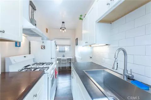 Kitchen - 1738 E 4th St #15, Long Beach, CA 90802 photo 2 of 2