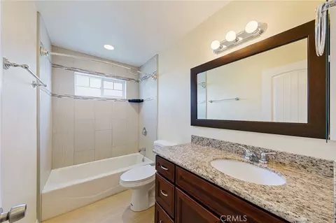 Bath - 1050 E 5th, Long Beach, CA 90802 photo 2 of 2