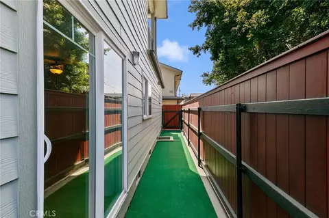 Exterior - 1050 E 5th, Long Beach, CA 90802 photo 2 of 2