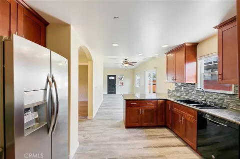 Entry Way - 1050 E 5th, Long Beach, CA 90802 photo 4 of 4