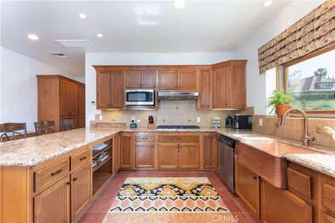 Kitchen - 1615 Halsey St, Redlands, CA 92373 photo 3 of 5