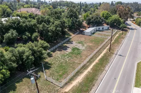 View/Area - 1615 Halsey St, Redlands, CA 92373 photo 4 of 5