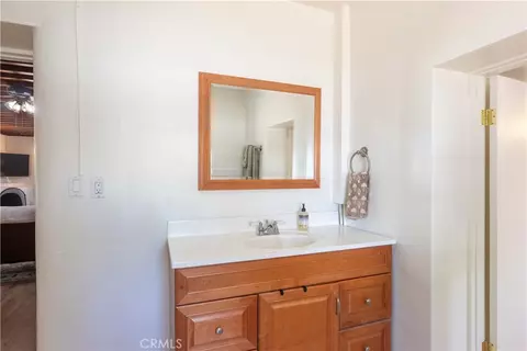 Bath - 1615 Halsey St, Redlands, CA 92373 photo 9 of 10