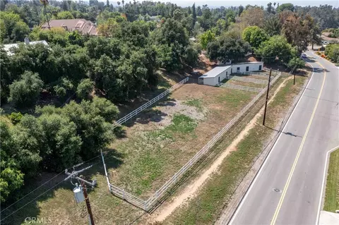 View/Area - 1615 Halsey St, Redlands, CA 92373 photo 3 of 5