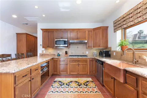 Kitchen - 1615 Halsey St, Redlands, CA 92373 photo 3 of 5