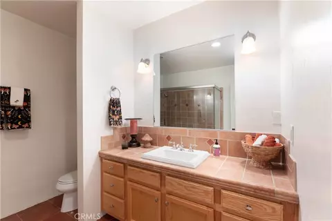 Bath - 1615 Halsey St, Redlands, CA 92373 photo 6 of 10