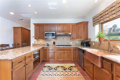 Kitchen - 1615 Halsey St, Redlands, CA 92373 photo 3 of 5