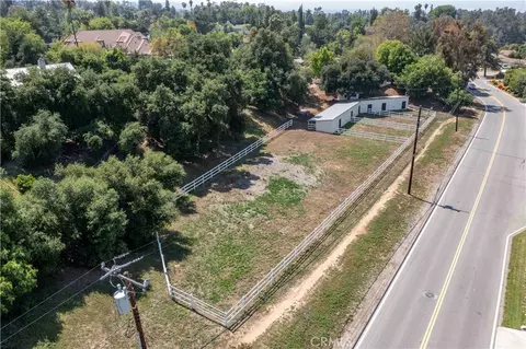 View/Area - 1615 Halsey St, Redlands, CA 92373 photo 3 of 5