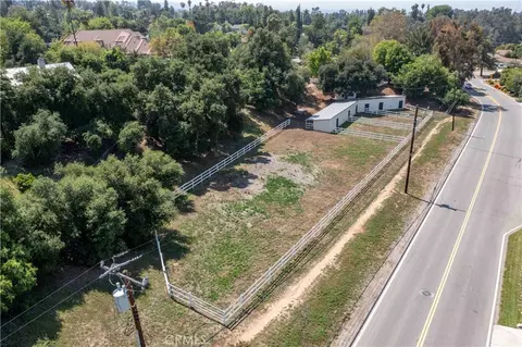 View/Area - 1615 Halsey St, Redlands, CA 92373 photo 4 of 5