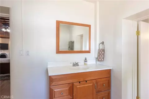 Bath - 1615 Halsey St, Redlands, CA 92373 photo 9 of 10