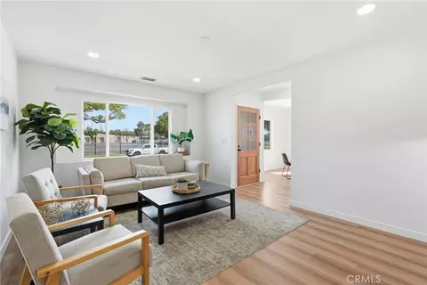 Living - 6926 E Peabody, Long Beach, CA 90808 photo 2 of 3