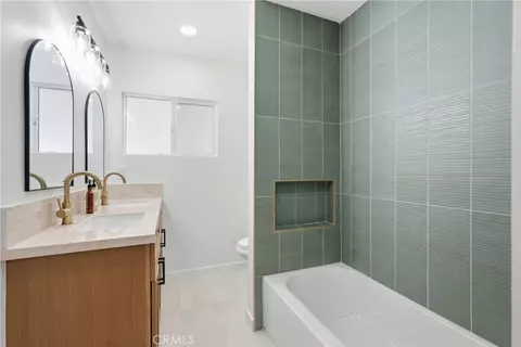 Bath - 6926 E Peabody, Long Beach, CA 90808 photo 2 of 4