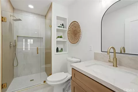 Bath - 6926 E Peabody, Long Beach, CA 90808 photo 1 of 4