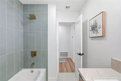 Bath - 6926 E Peabody, Long Beach, CA 90808 photo 3 of 4