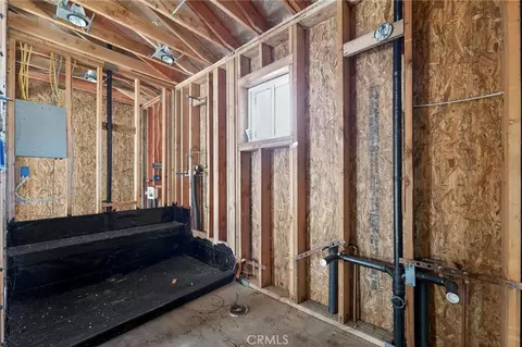 Bath - 15021 Sylvan, Van Nuys, CA 91411 photo 2 of 2