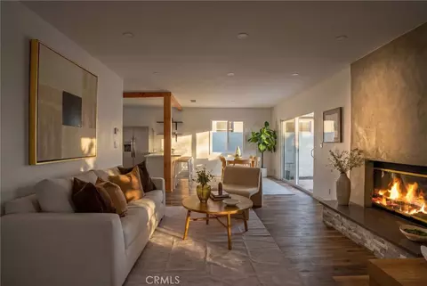 5141 Don Pio Dr, Woodland Hills, CA 91364