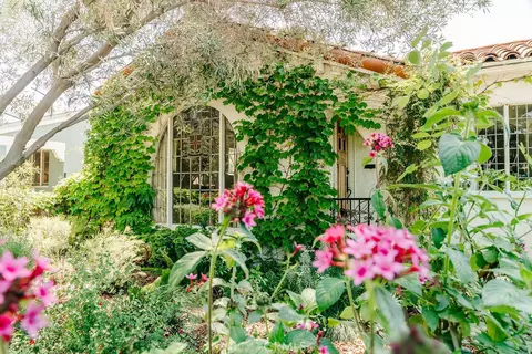 4070 Garden Ave, Los Angeles, CA 90039