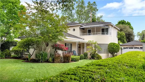 2105 N Heliotrope Dr, Santa Ana, CA 92706