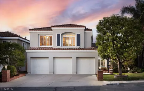 547 S Eveningsong Ln, Anaheim, CA 92808