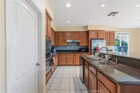 Kitchen - 33249 Chert, Wildomar, CA 92595 photo 2 of 2