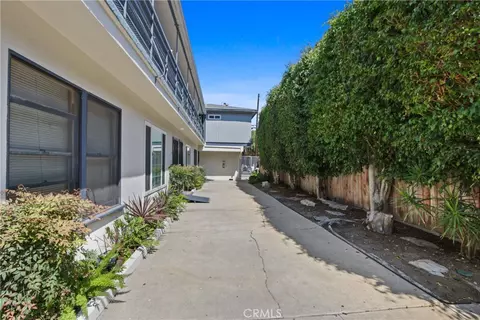 Exterior - 2067 E Broadway, Long Beach, CA 90803 photo 2 of 2