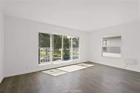Living - 2075 E Broadway, Long Beach, CA 90803 photo 1 of 3