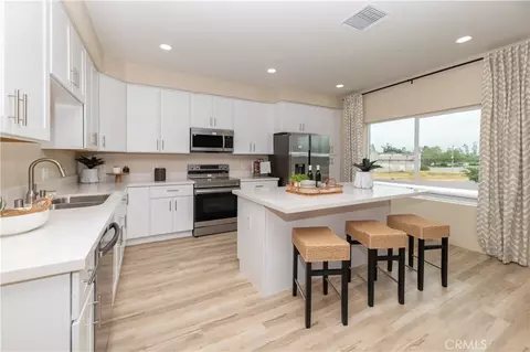 14401 Maraschino Ave, Fontana, CA 92335