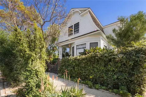 628 W 10th St, Long Beach, CA 90813