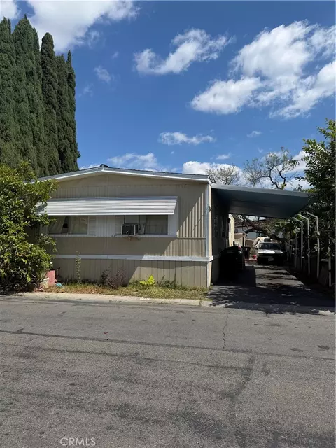 320 N Park Vis #SPC 81, Anaheim, CA 92806