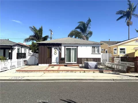 320 14th St, Seal Beach, CA 90740