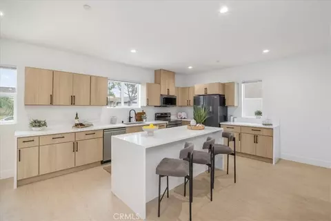 Kitchen - 16619 Lake Ave, Paramount, CA 90723 photo 2 of 6