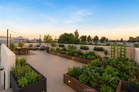 Exterior - 16619 Lake Ave, Paramount, CA 90723 photo 6 of 8