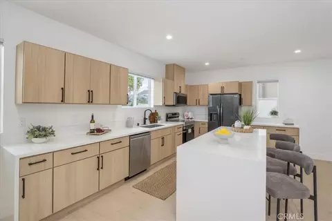 Kitchen - 16619 Lake Ave, Paramount, CA 90723 photo 1 of 6