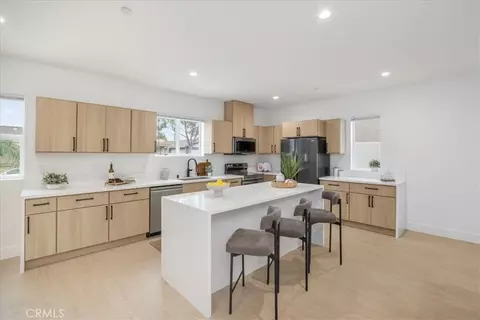 Kitchen - 16619 Lake Ave, Paramount, CA 90723 photo 1 of 6
