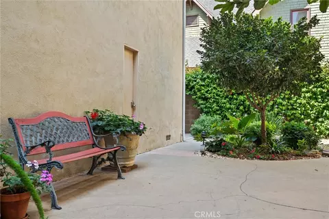 Exterior - 401 W 5th St #1A, Long Beach, CA 90802 photo 3 of 3
