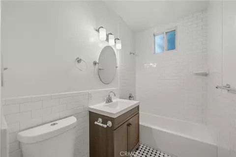 Bath - 2930 E 3rd, Long Beach, CA 90814 photo 1 of 1
