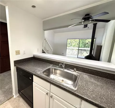 Kitchen - 7890 E Spg #4V, Long Beach, CA 90815 photo 3 of 4